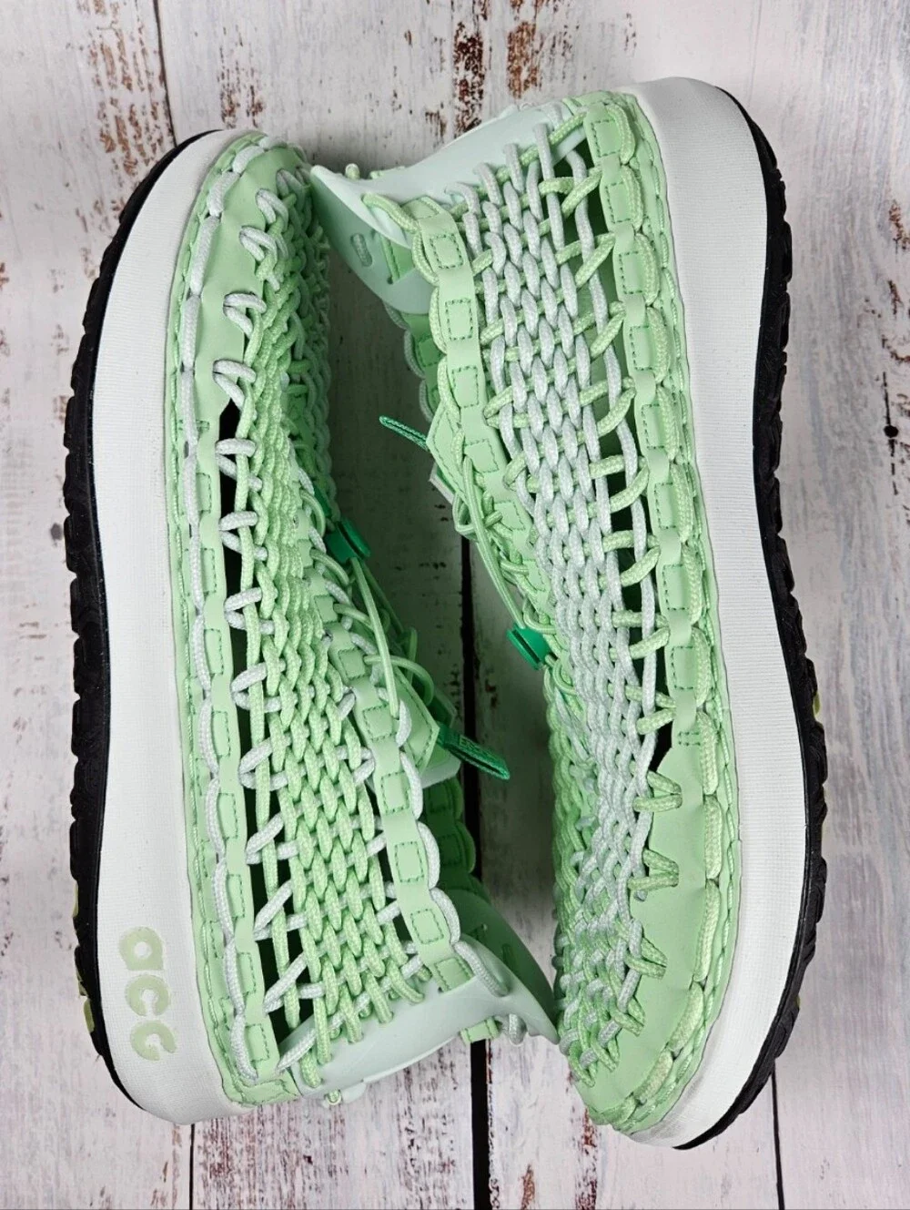 Nike ACG Watercat + 'Vapor Green' H2O Sneakers / Mens Size 11